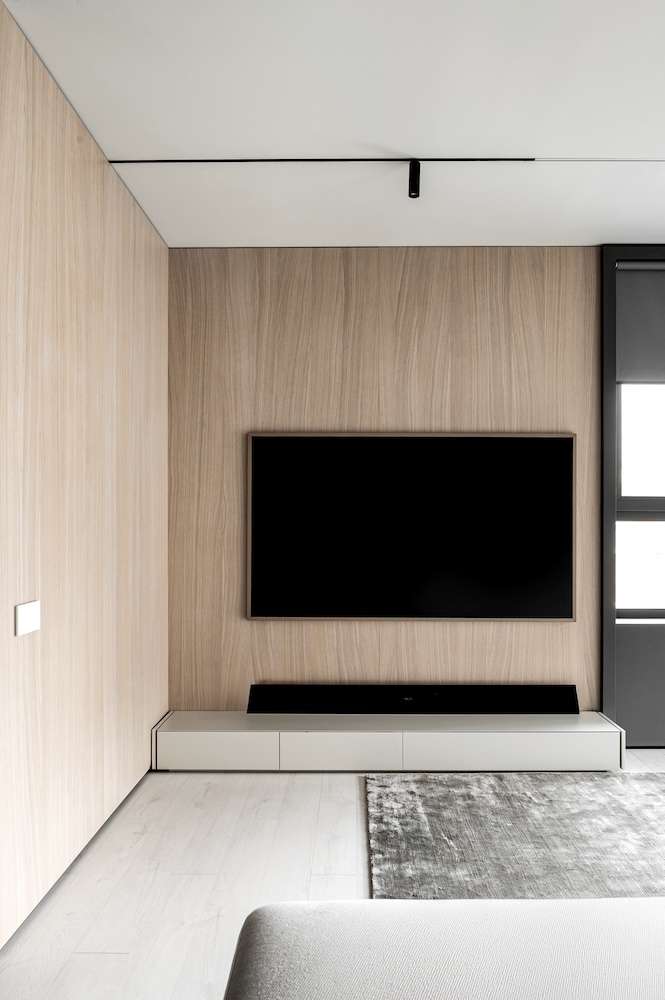 Rustam Minnehanov, founder of Kvadrat architects studio, leisurely created and realized the interior of an apartment for his family, giving himself full carte blanche.