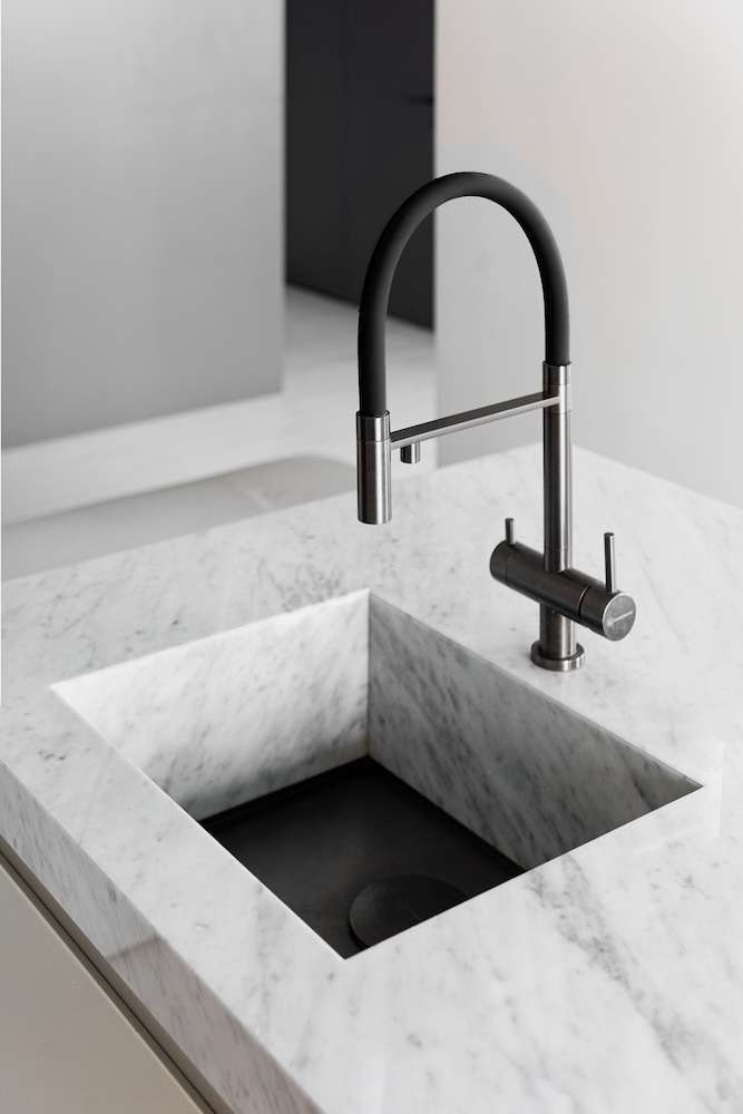 Rustam Minnehanov, founder of Kvadrat architects studio, leisurely created and realized the interior of an apartment for his family, giving himself full carte blanche.