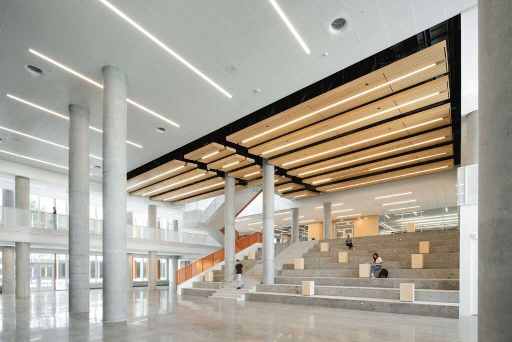 Central atrium and opening to the inner courtyard – Aux Mille-Voix high school

Photo credit: Raphaël Thibodeau