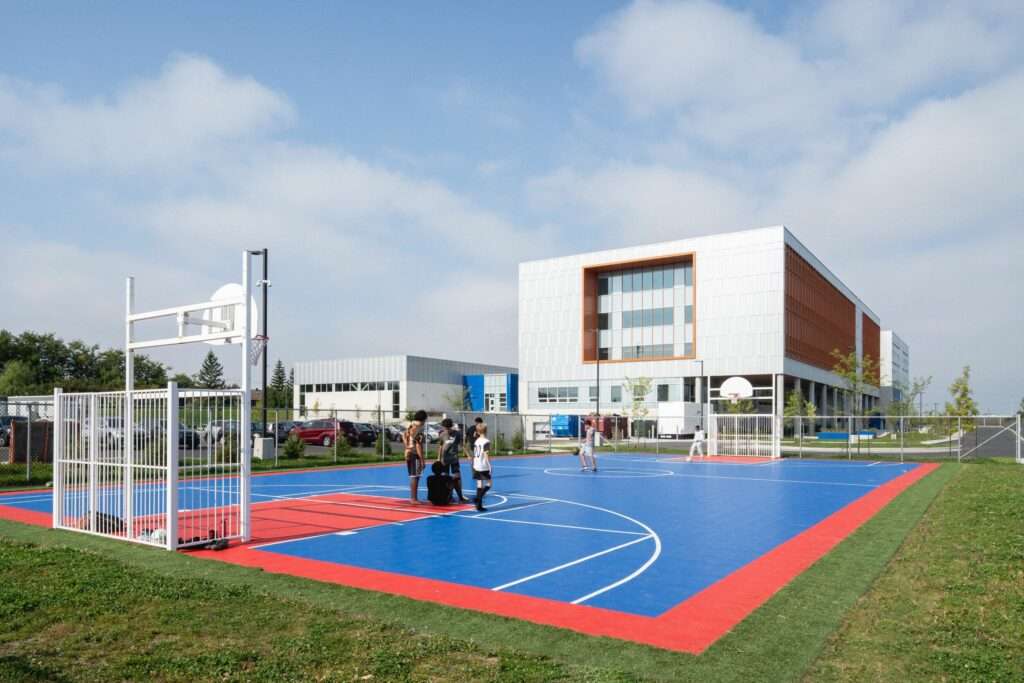 New basketball court integrated into the city's sports facilities – Irma-LeVasseur high school

Photo credit: Raphaël Thibodeau