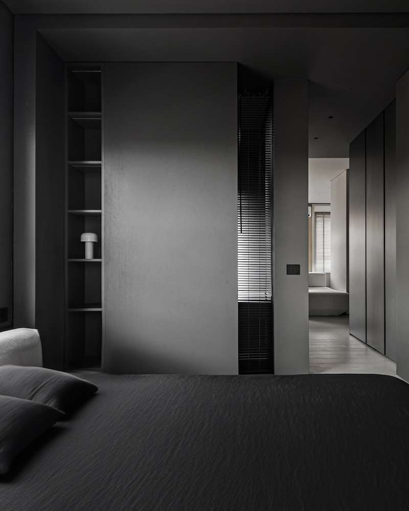 Rustam Minnehanov, founder of Kvadrat Architects Studio, leisurely created and realized the interior of an apartment for his family, giving himself full carte blanche. When he could not agree with himself, he turned to a designer friend. The 93-square-meter apartment is located next to a park and a lake in Astana, the capital of Kazakhstan. This is a new experience for the designer because of the client and his needs he gradually learns during meetings, conversations, and questionnaires, and in this case, he had to conduct an internal dialog. The rules of the game have changed.