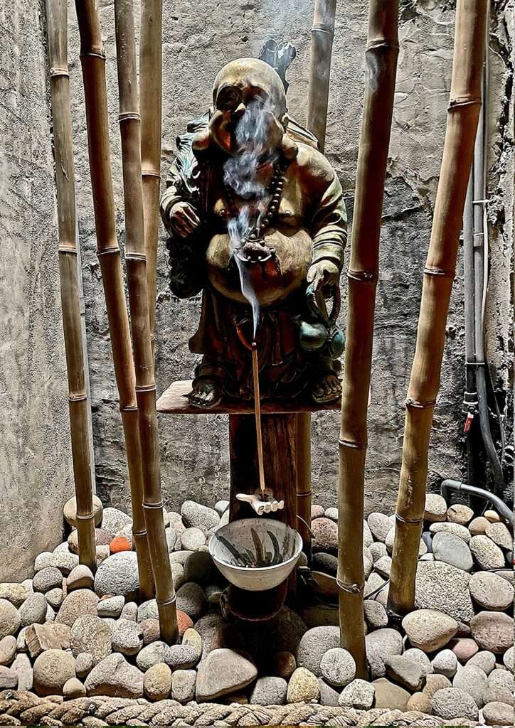 Adam Hunt’s Extreme Art of Sustainability: Bad Mama Keelung