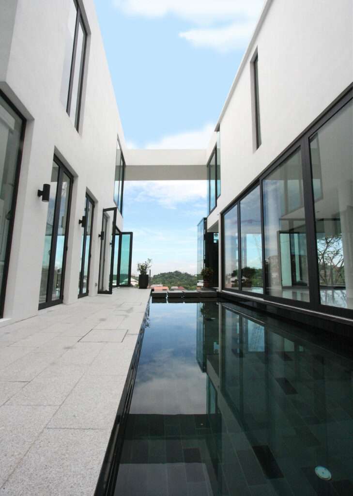 The-Skywalker-House-at-Bangsar-The Binnoli Effect. Narrowing wind channel increases the wind velocity when the house captures the high level wind -By-S.Pin-Architect