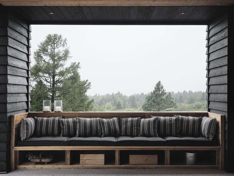 Atelier Échelle Turns a Family Legacy into a Riverfront Masterpiece