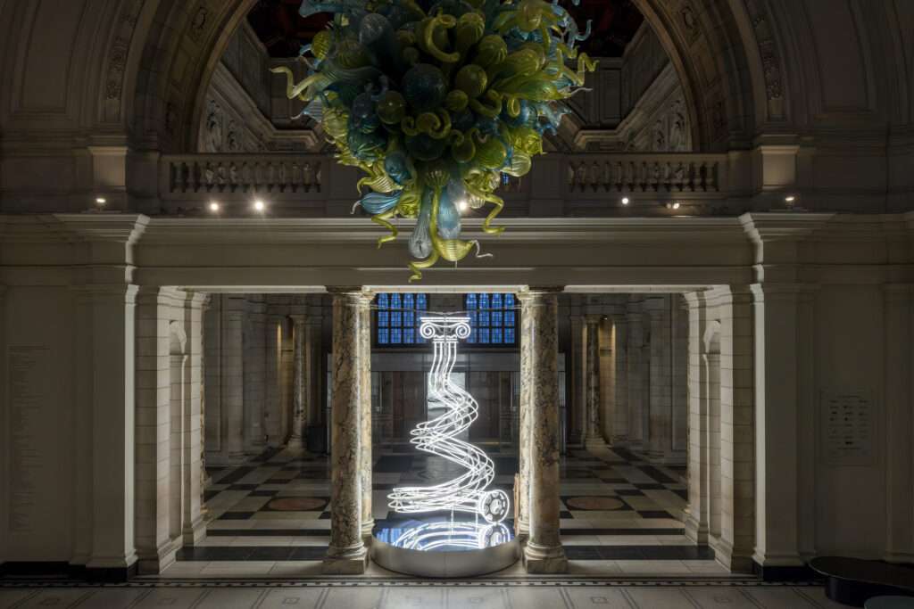 V&A Christmas Tree 2024 - Anna Lomax, 25th November 2024, Photo Credit: Victoria and Albert Museum