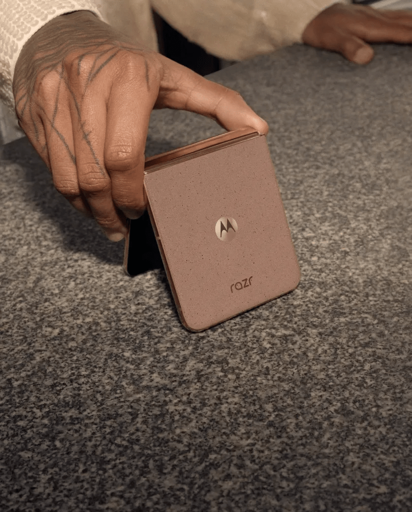 Pantone color of the year 2025 x Motorola, Photo credit: Courtesy of Pantone