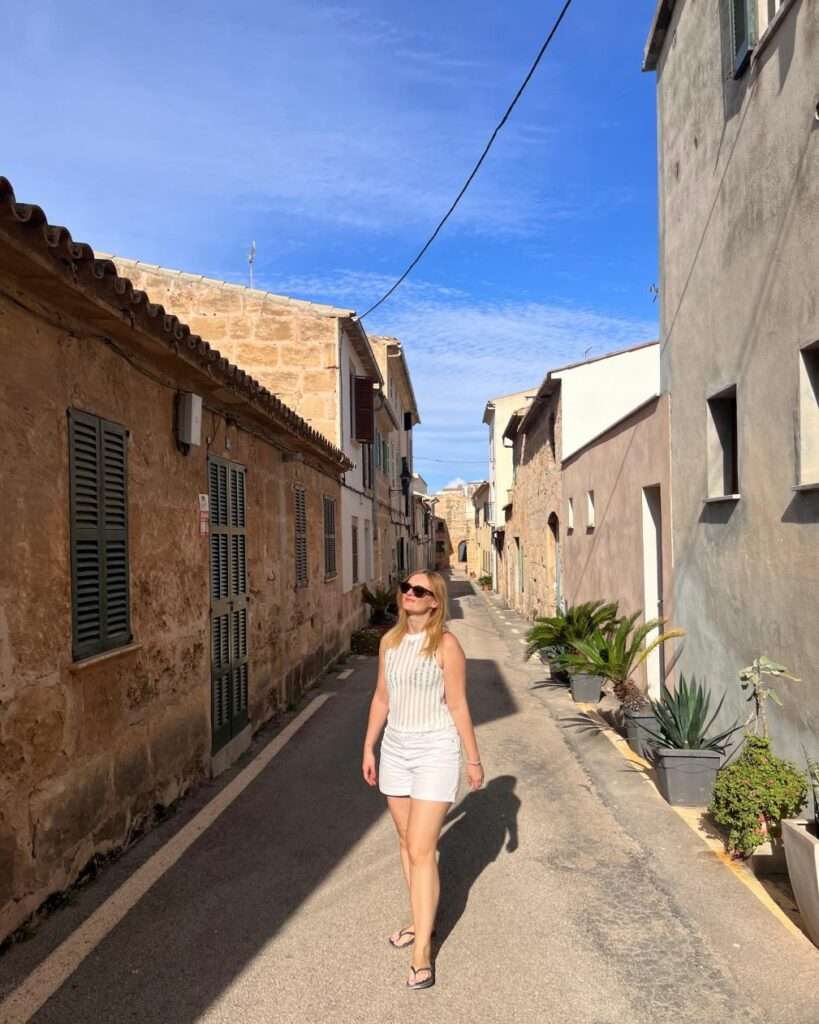 Meet the Team: Spotlight on D5’s Editorial Writer, Tina King