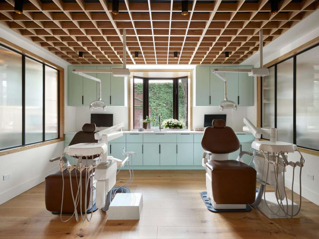 Clinique Monkland by Atelier Échelle