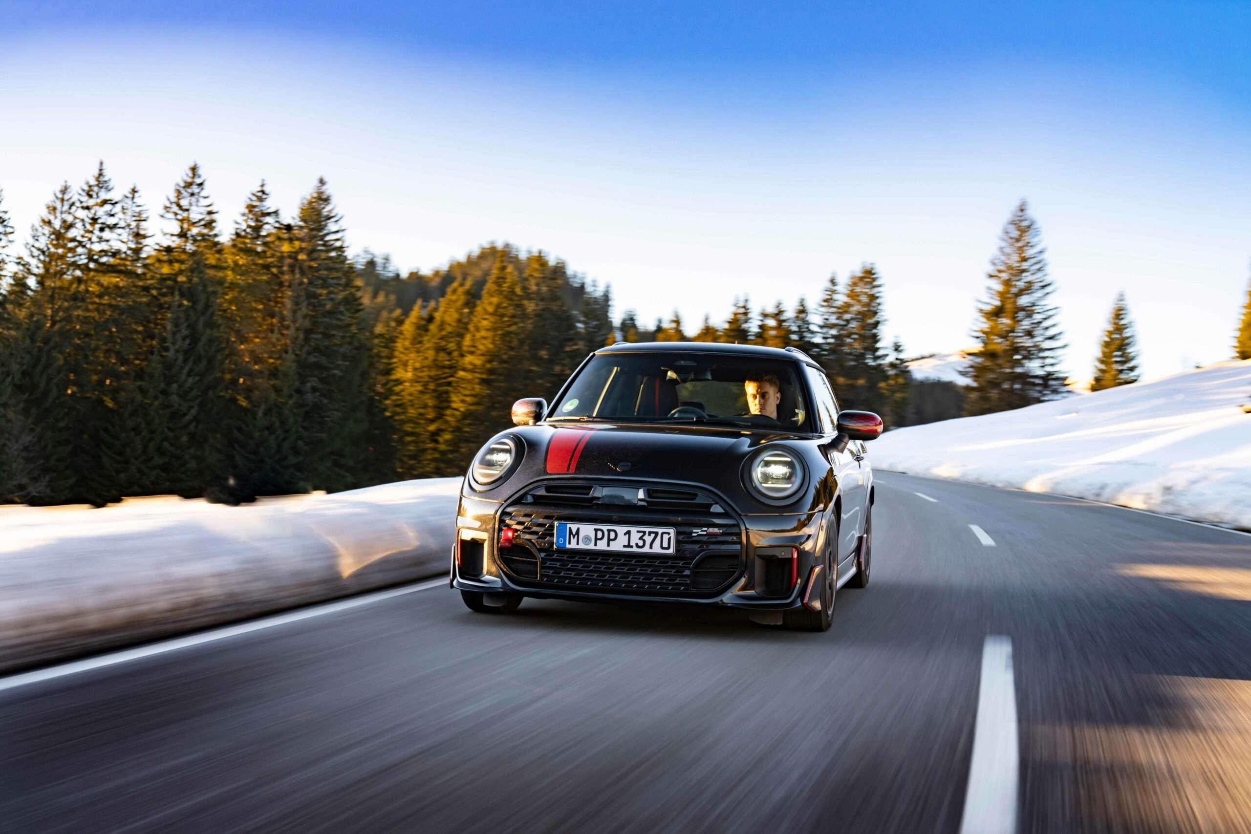 Snow + Motorsport = The New MINI John Cooper Works - D5 MAG