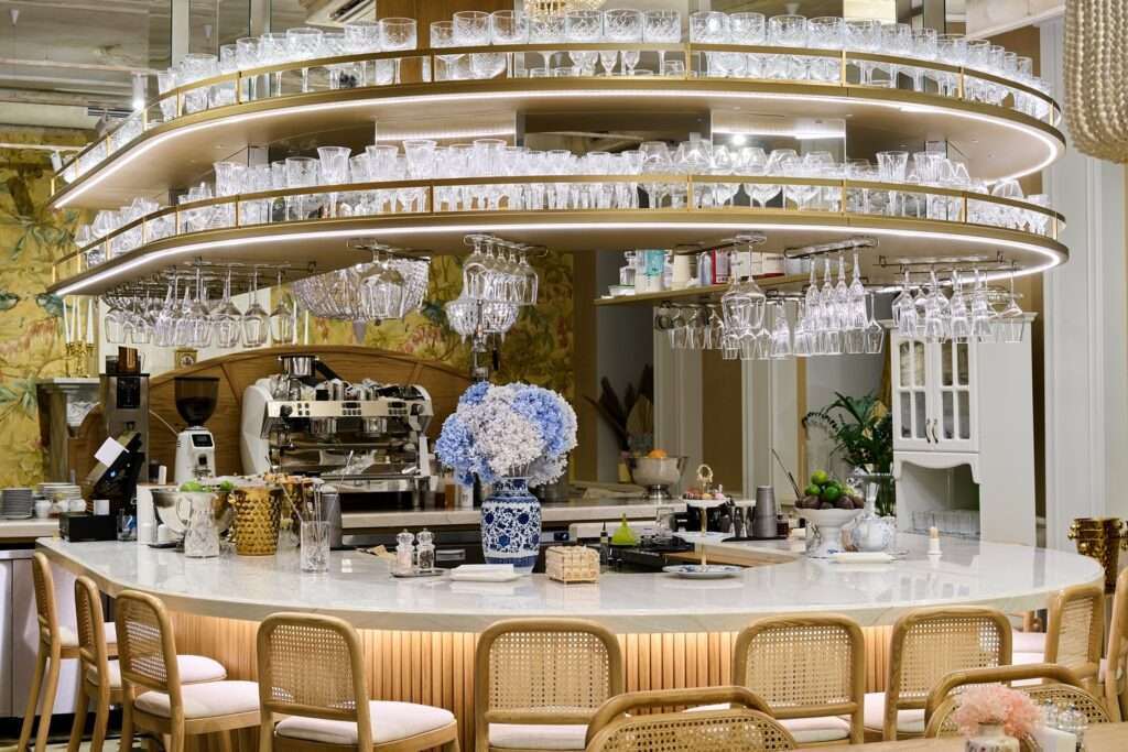 Restaurant Madame Zhu by Allartsdesign