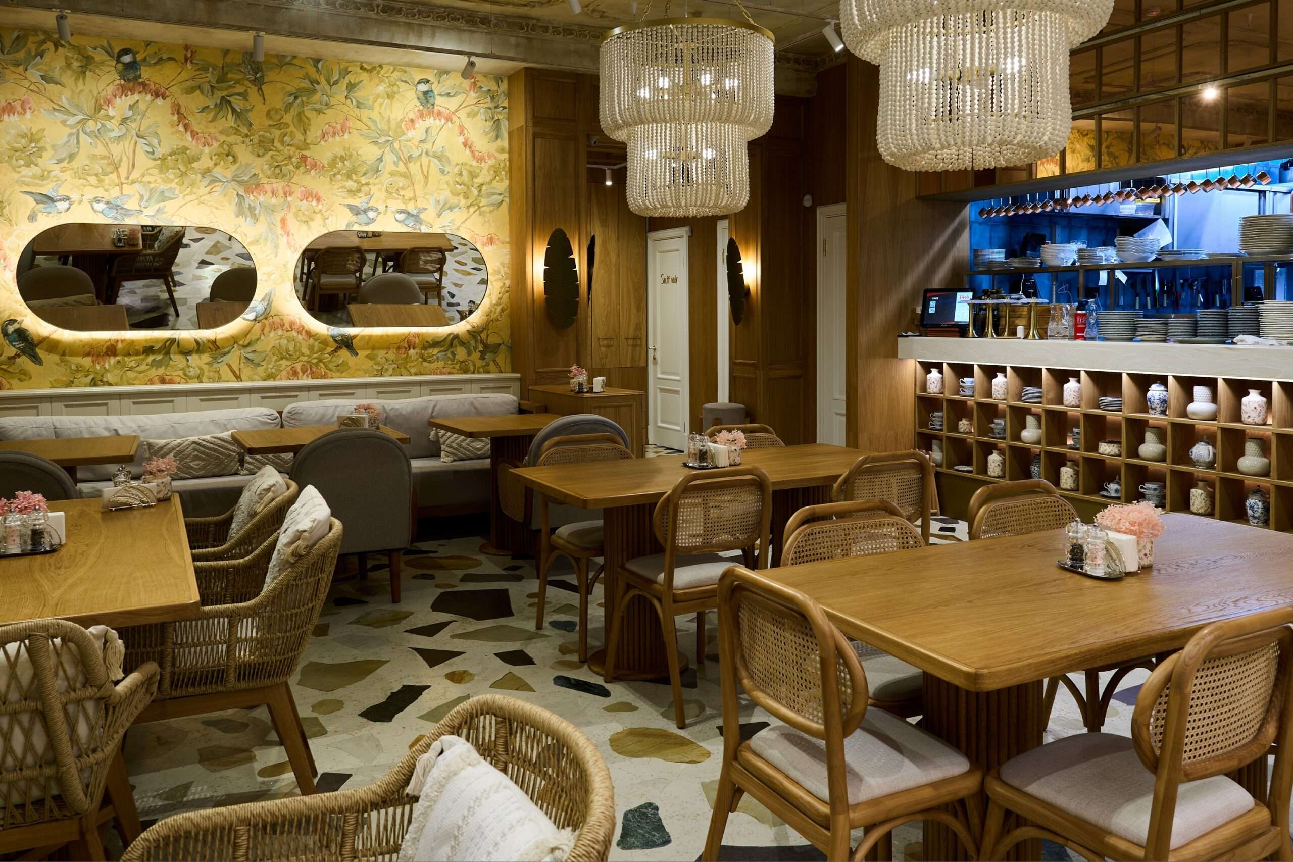 Restaurant Madame Zhu by Allartsdesign
