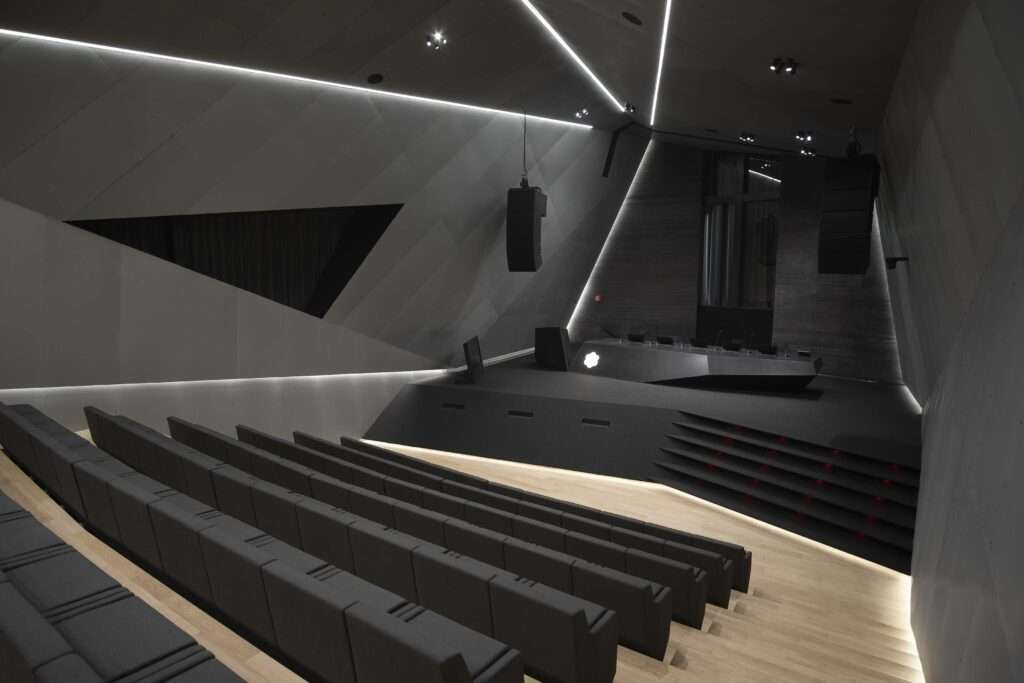 Photo credit: Pietro Savorelli, Marcin Dworzynski and Courtesy of tissellistudioarchitetti