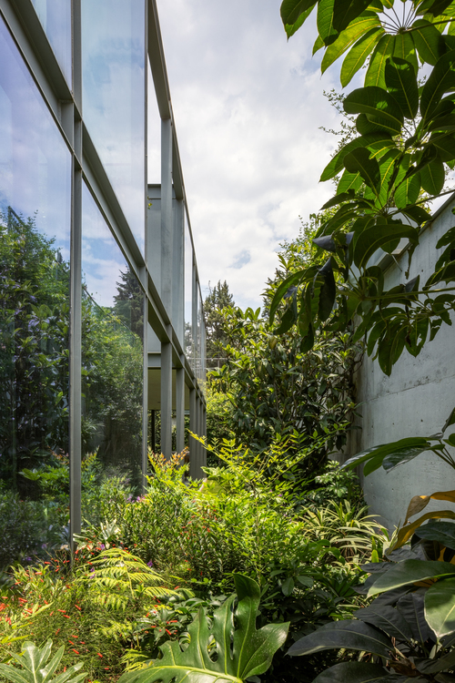 Cárpatos House by IUA Ignacio Urquiza Arquitectos
