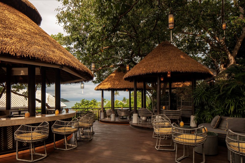 The Singing Bird Lounge at Anantara Lawana Koh Samui Resort
