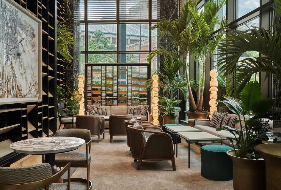 Bill Rooney studio_Four Seasons New Orleans Chandelier Bar