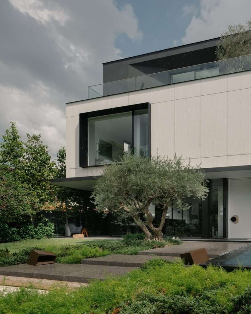 The Blueman House by K2LD Architects