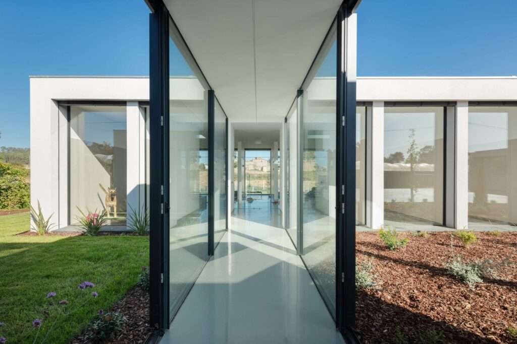 Photo credit: Courtesy of Raulino Silva Arquitecto