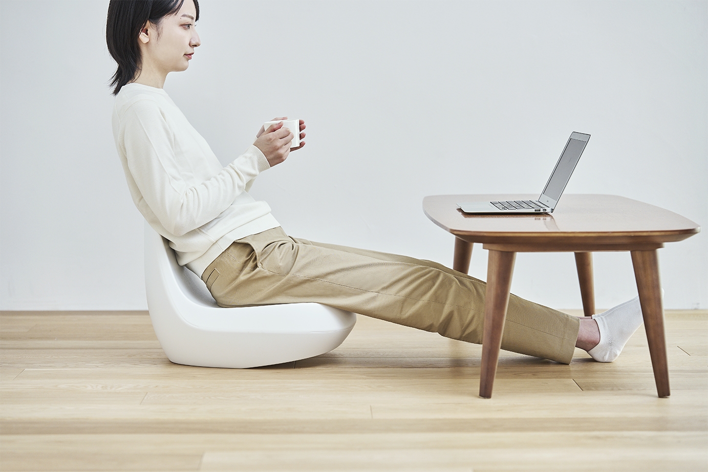 Take a Seat—The Enots Floor Chair Makes Sitting Down (and Getting Up) a Whole Lot Easier