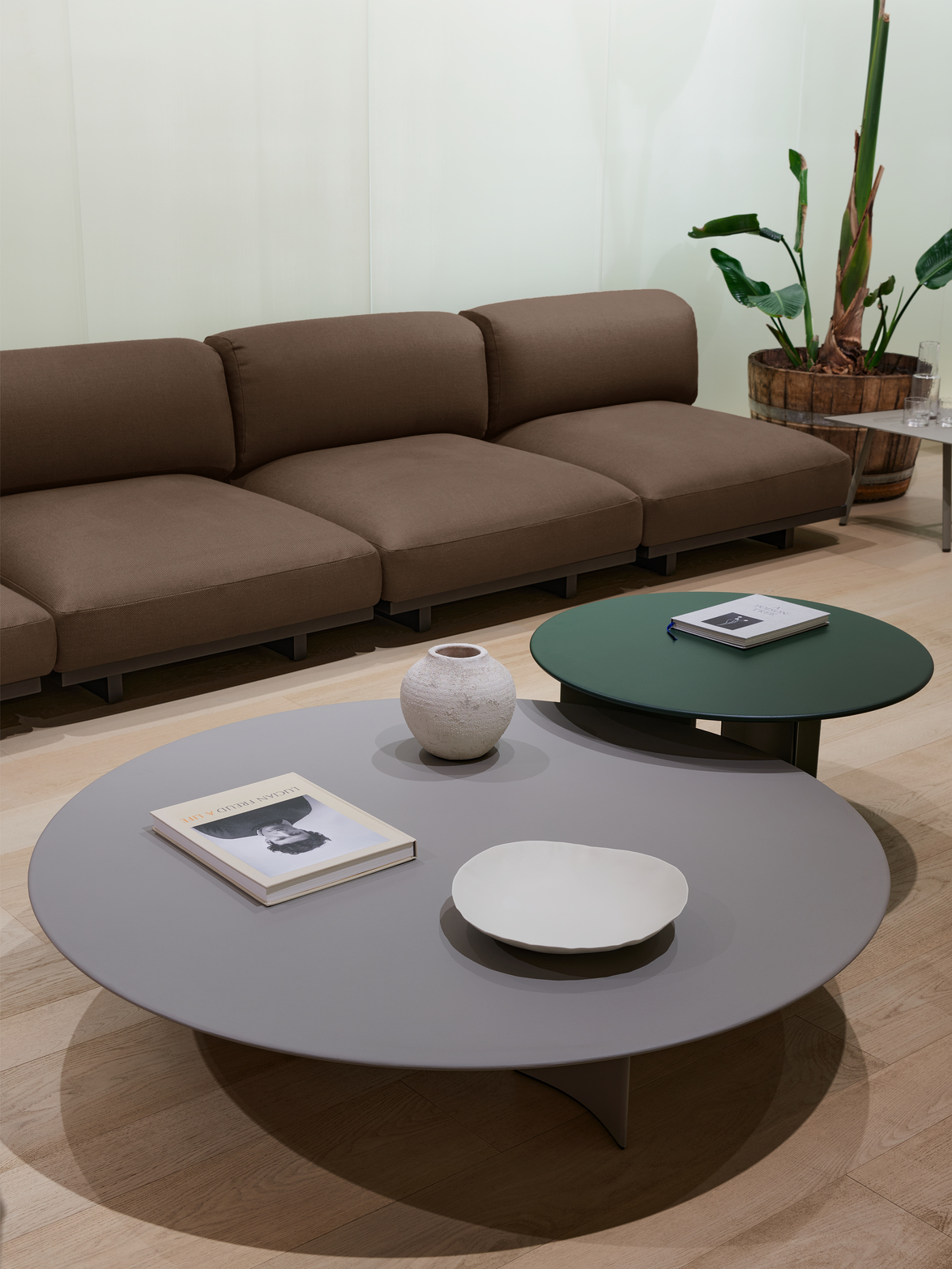 Fast_Naca_low round tablesFast Milano