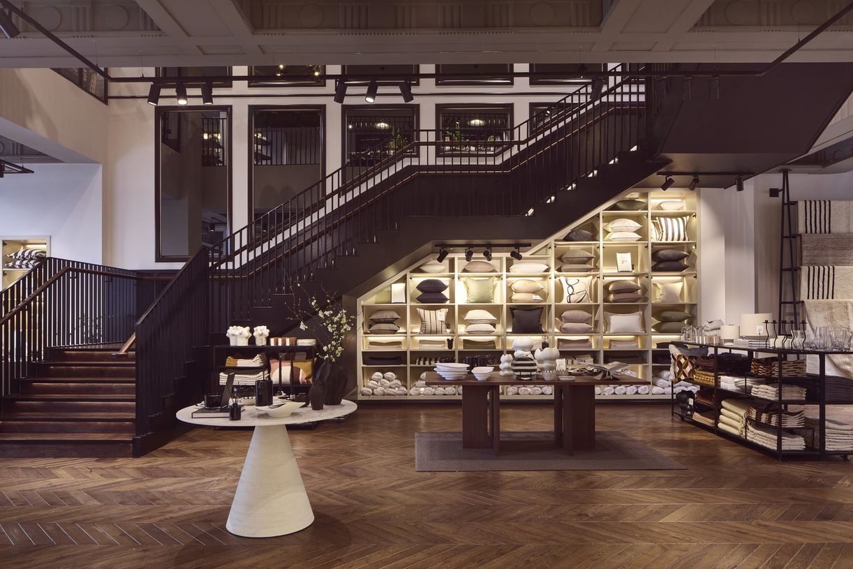 H&M concept store on Regent Street, London