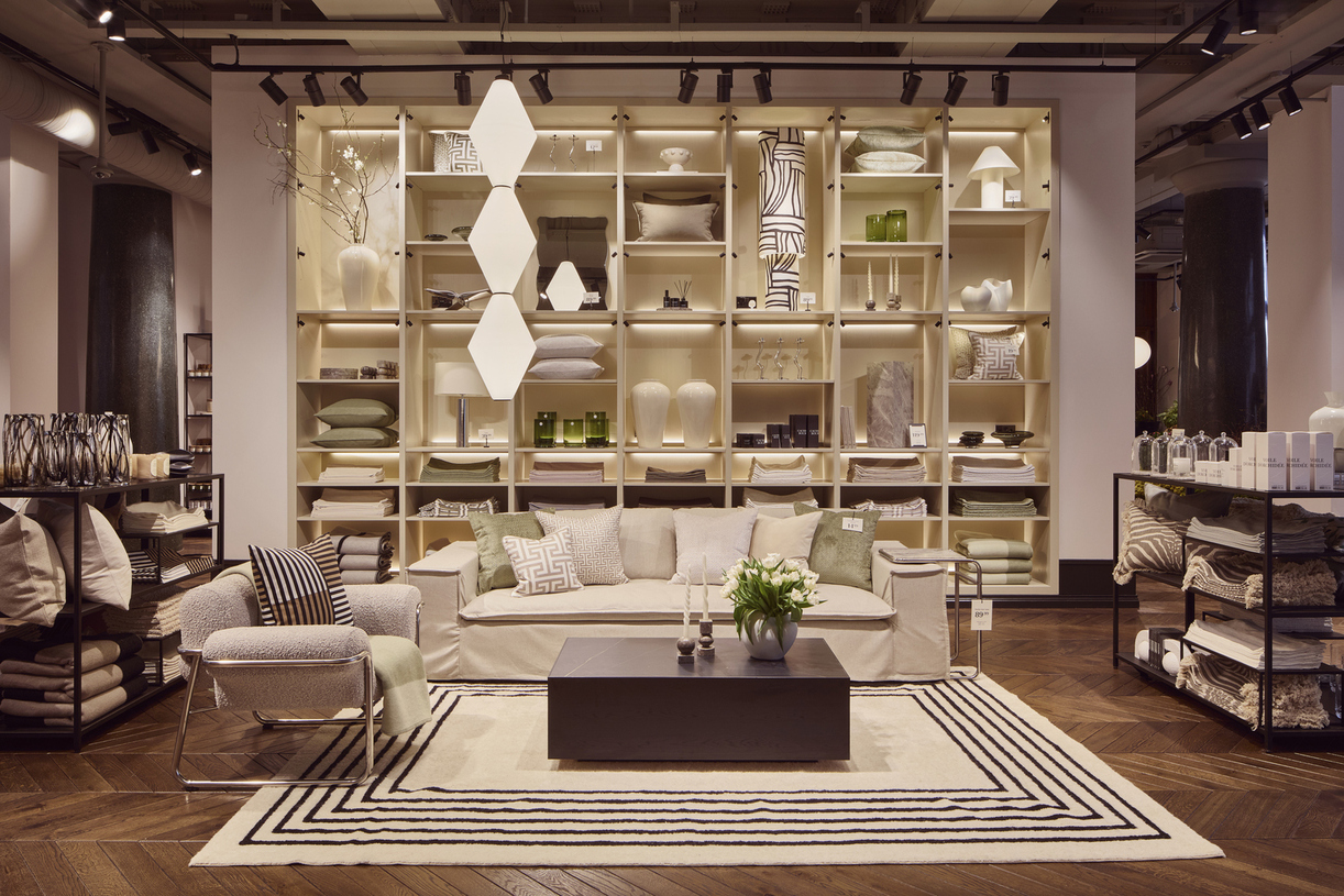 H&M concept store on Regent Street, London