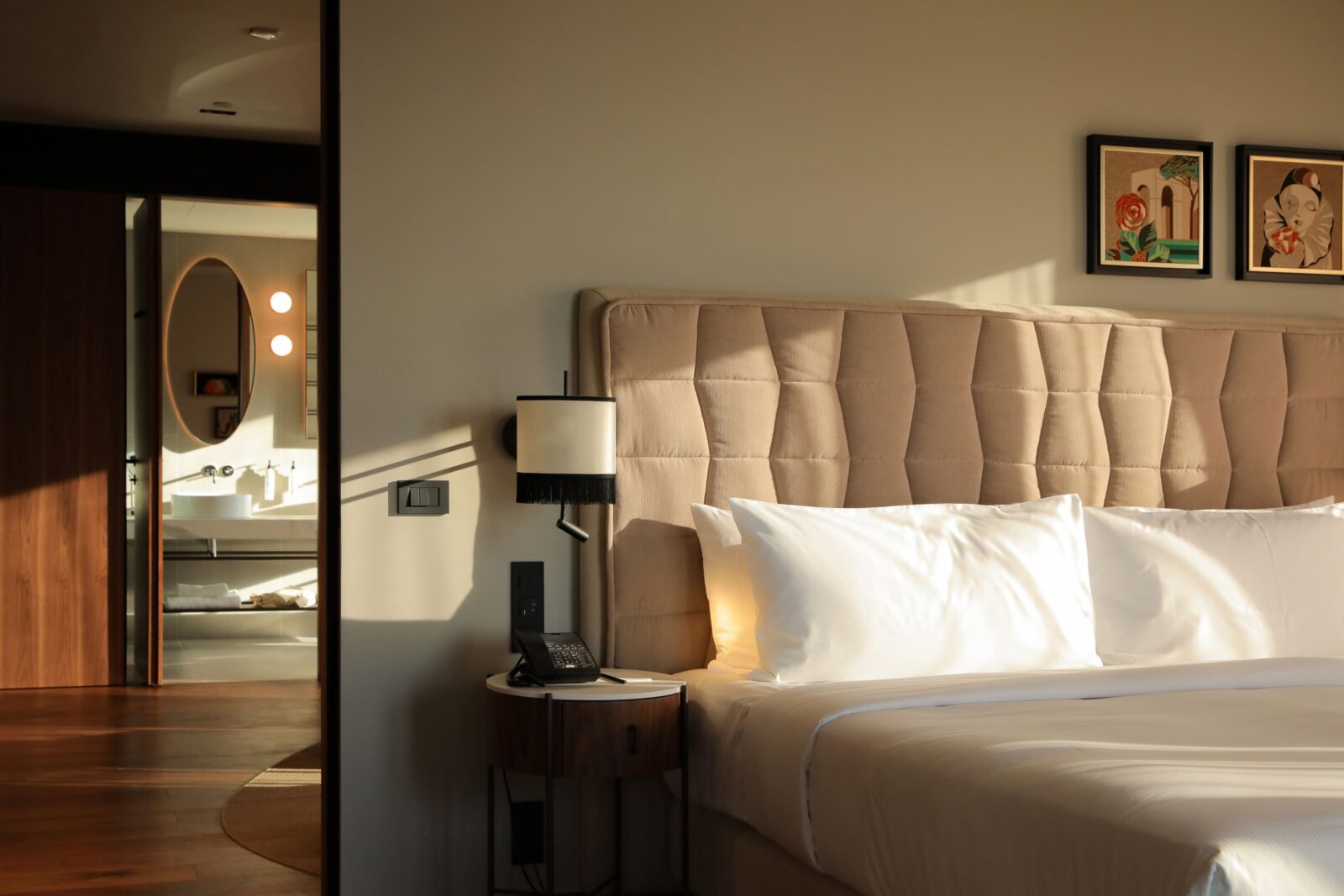 The accommodation units are a modern version of a ship's "staterooms", as first-class cabins on ships were traditionally called