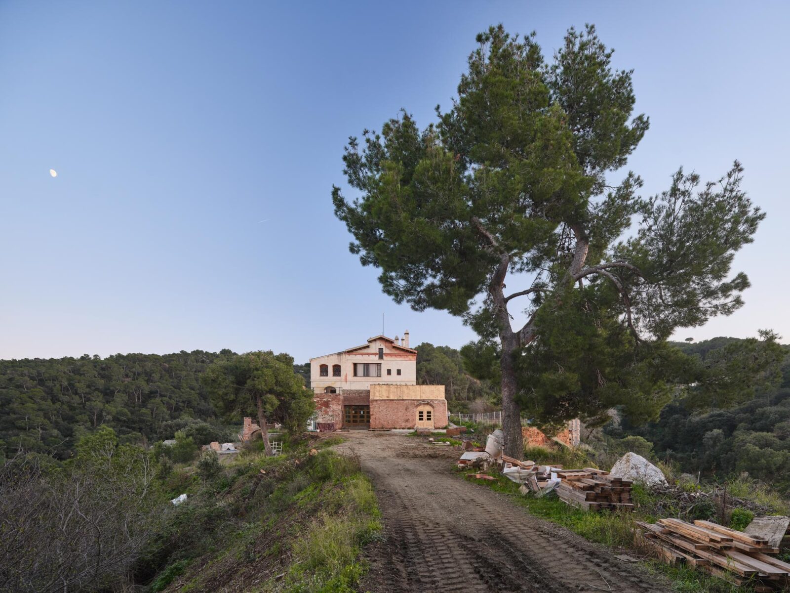 Photo credit: Adrià Goula