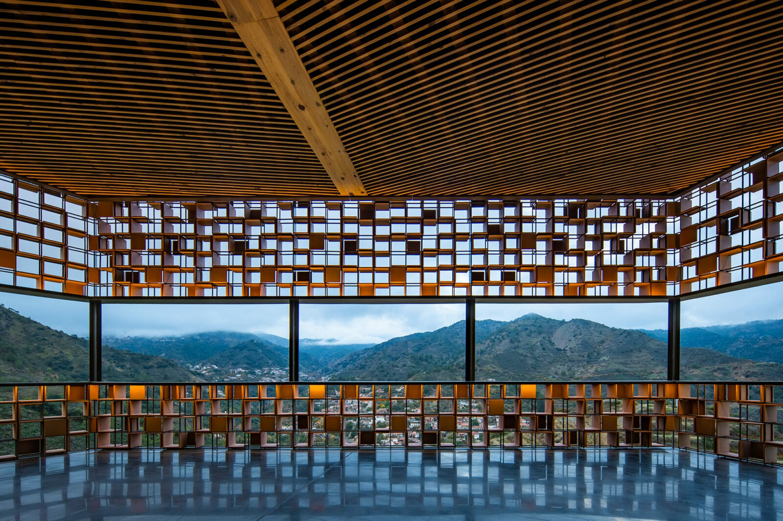 On International Day of Light, Discover the Art of Lighting at Lambadistis Winery