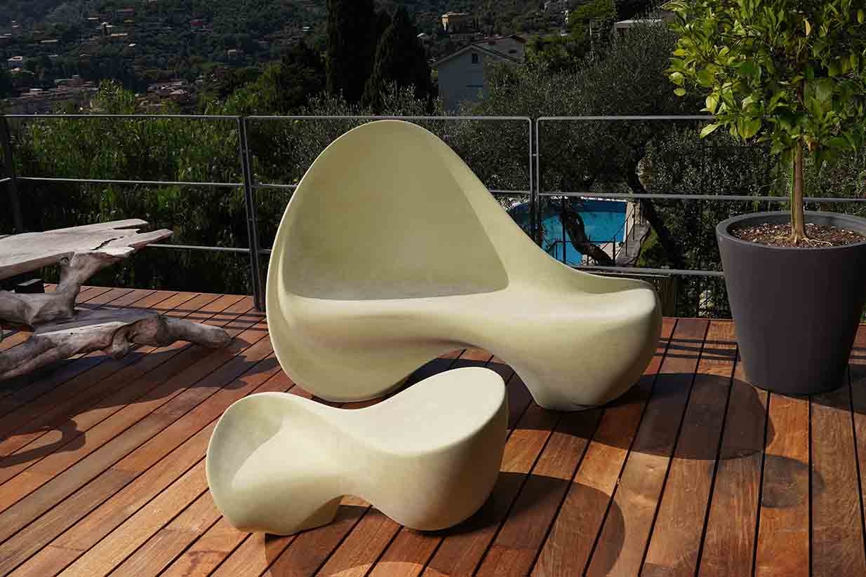 アート・デザイン・音楽 GARDENS LIFE 2 LIFE STYLE DESIGN A Garden Sofa That Mimics the Waves by Zaha Hadid Studio