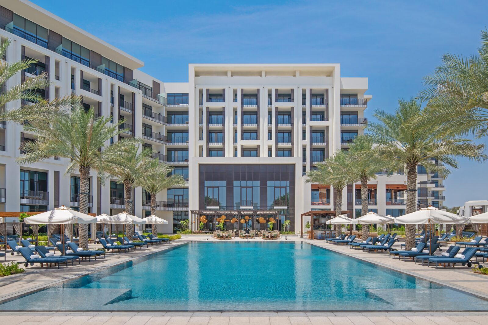 Mandarin Oriental Muscat Luxury Hotel Showcasing Omani Heritage and Contemporary Design