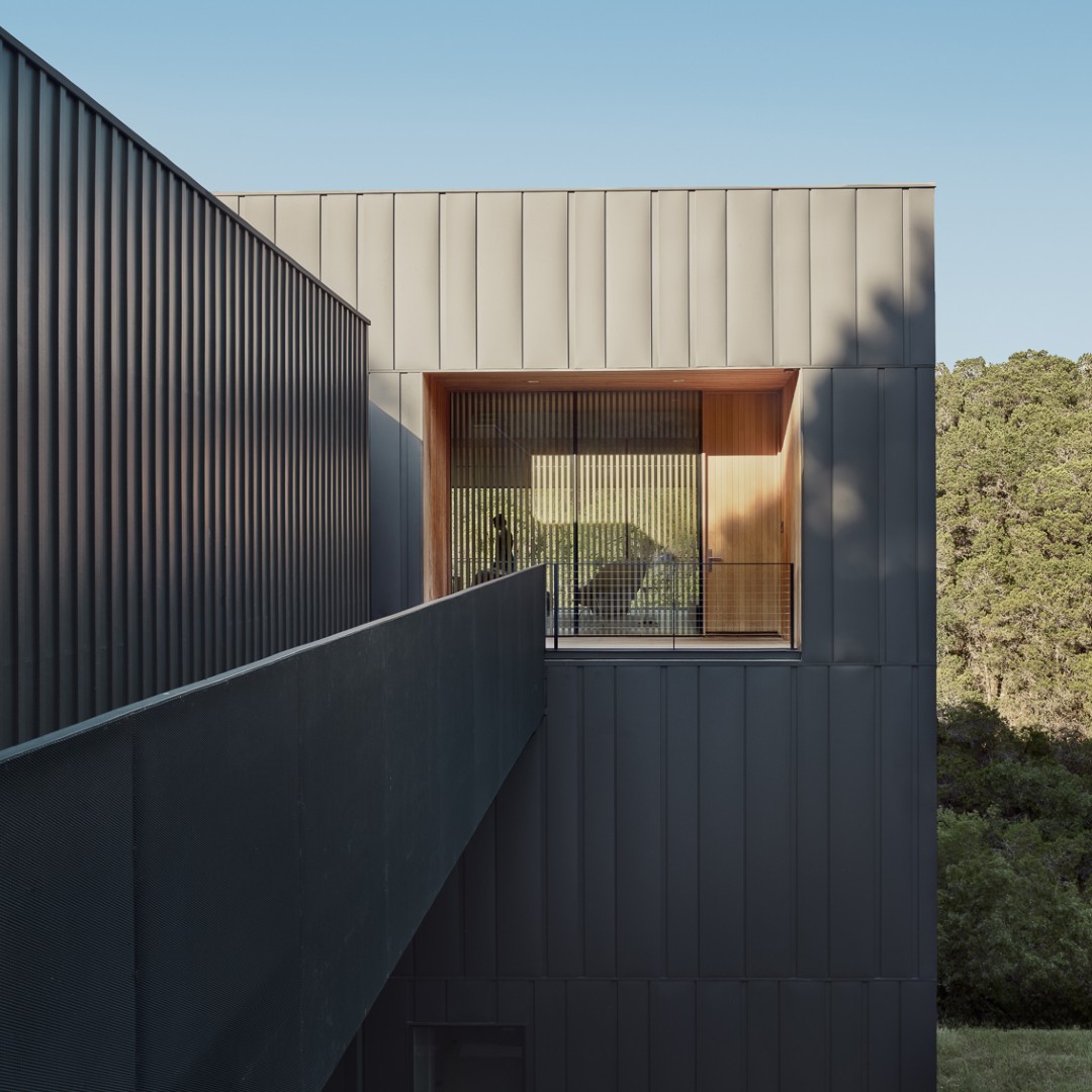 This Austin Home Climbs Above the Trees for a Life Without Curtains