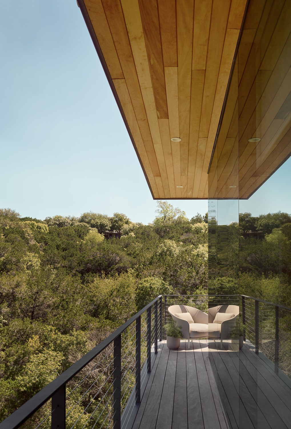 This Austin Home Climbs Above the Trees for a Life Without Curtains
