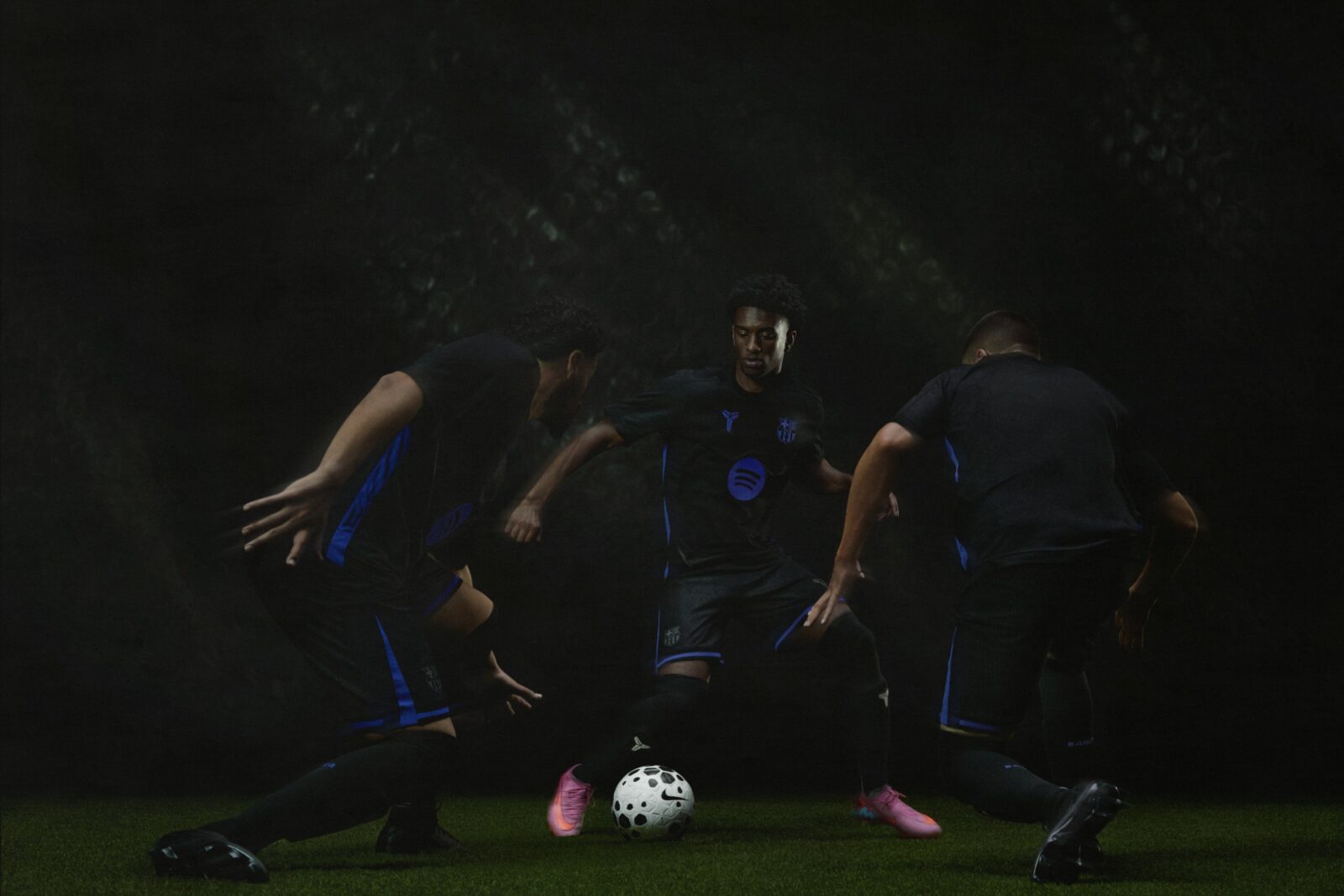 nike-kobe-x-fcb-collab