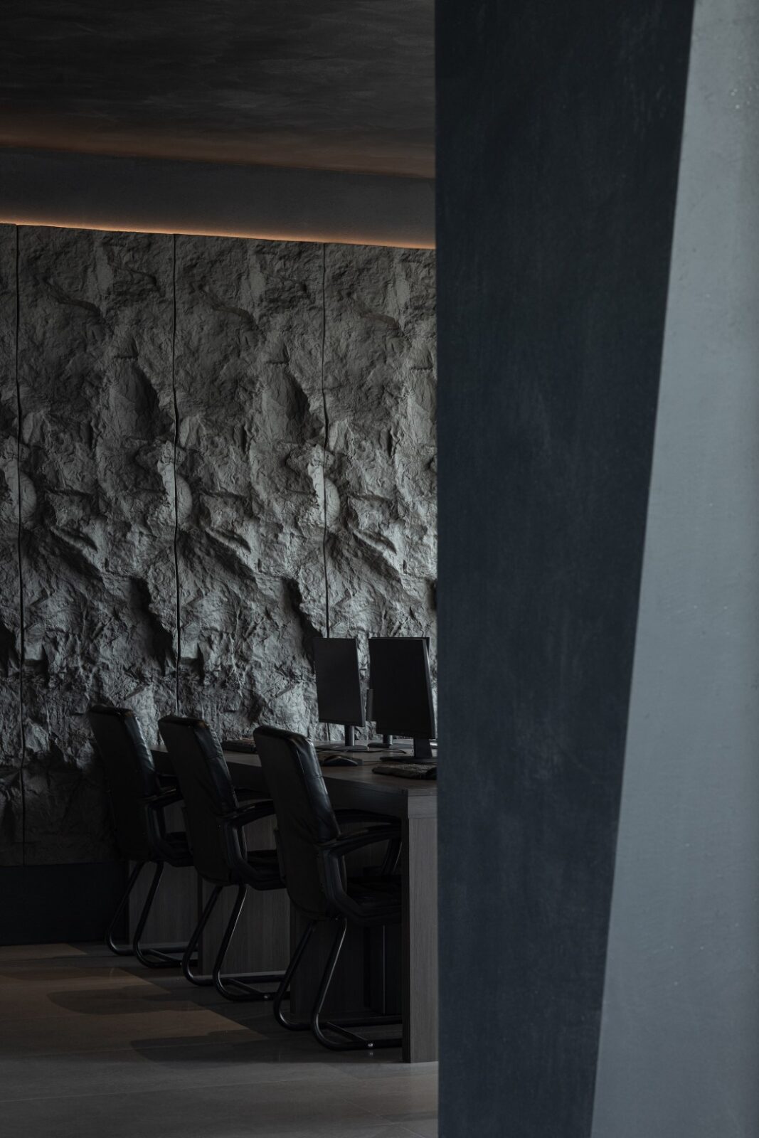 Fire Office in Hangzhou Creates a Workplace of Openness, Freedom, and Inspiration