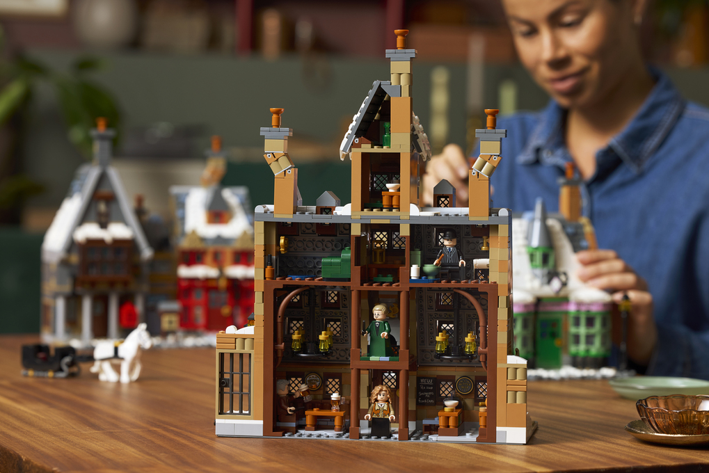 LEGO® Harry Potter™ Hogsmeade™ Village - Collectors' Edition