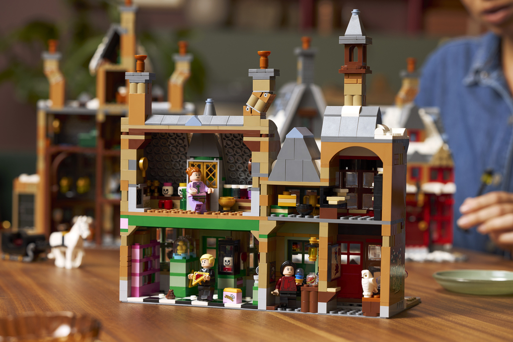 LEGO® Harry Potter™ Hogsmeade™ Village - Collectors' Edition