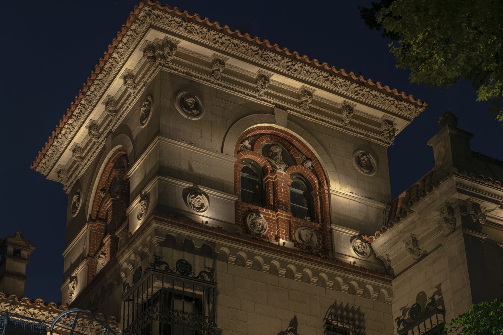 Museo Evita lighting design