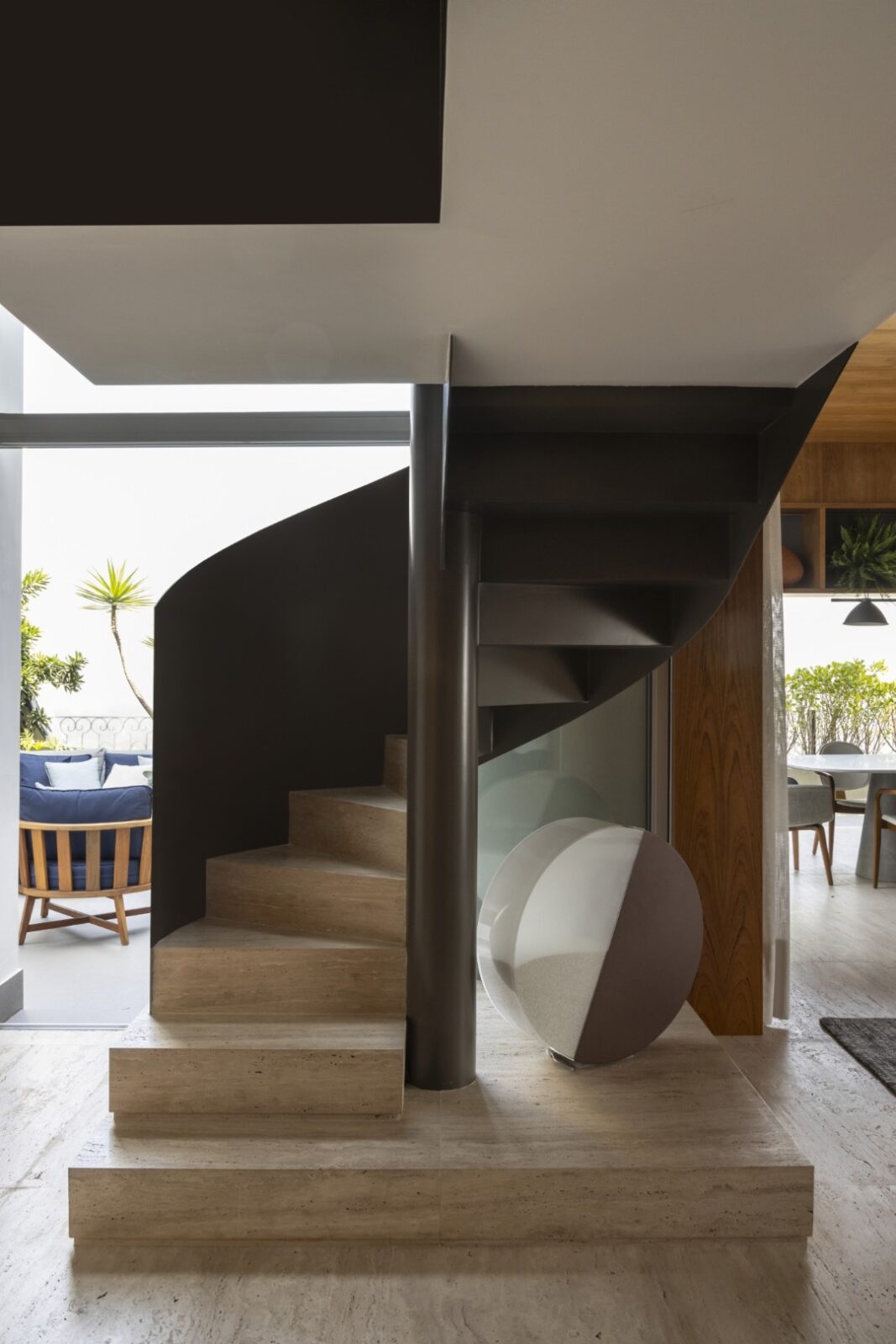 Family Life Finds Its Flow in São Paulo’s Vila Madalena Apartment
