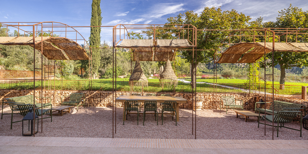 Hotel Masía Can Farrés in Barcelona