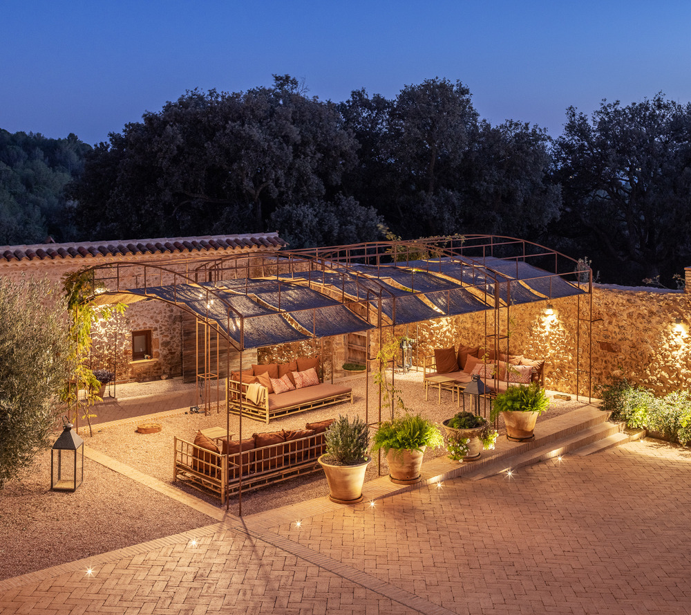 Hotel Masía Can Farrés in Barcelona