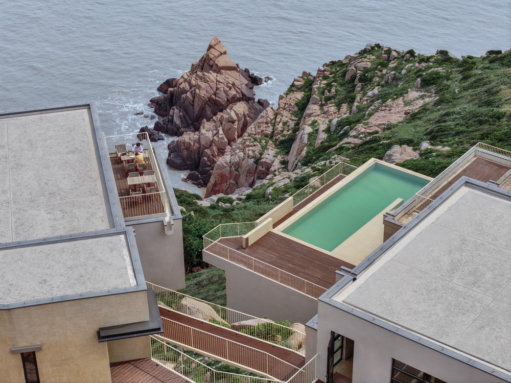 Huanglong Island Lighthouse Hotel by WJ STUDIO