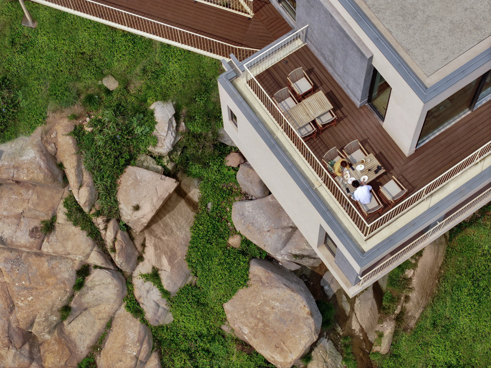 Huanglong Island Lighthouse Hotel by WJ STUDIO