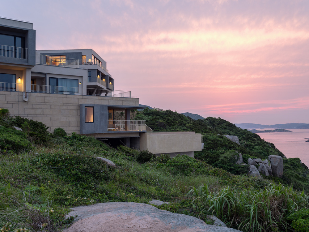 Huanglong Island Lighthouse Hotel by WJ STUDIO