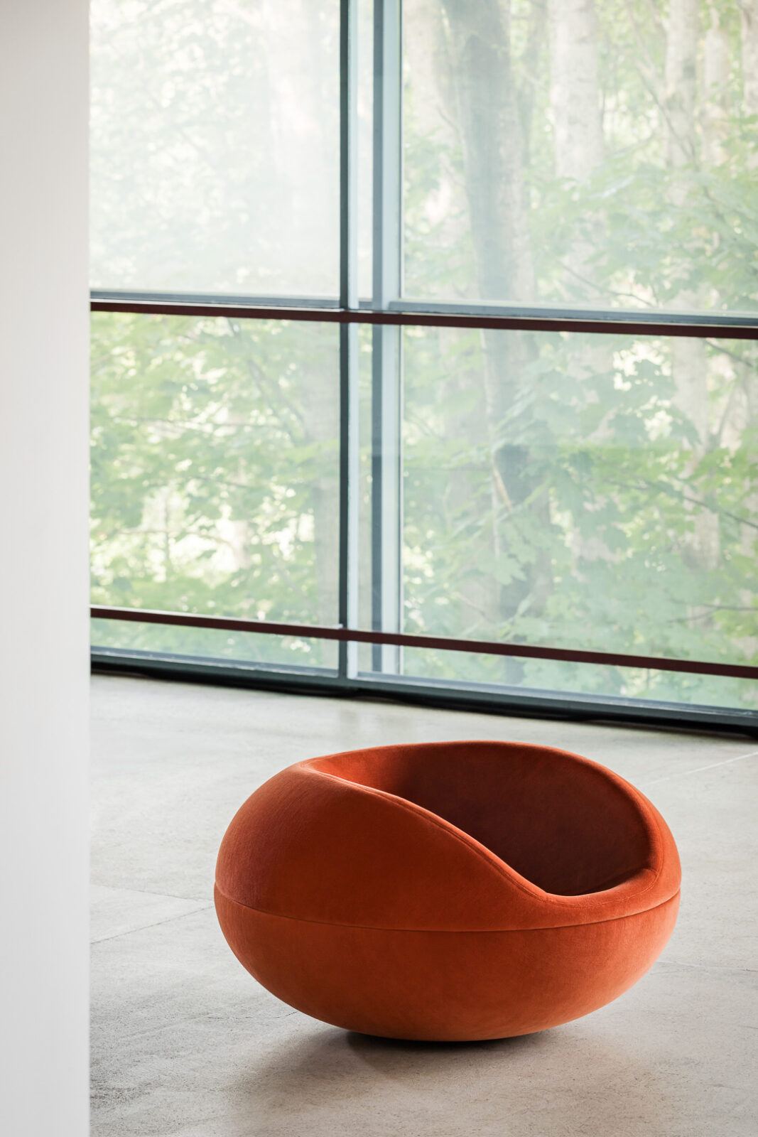 Soft Pastil Chair Brings Iconic 60s Design Back in Velvet