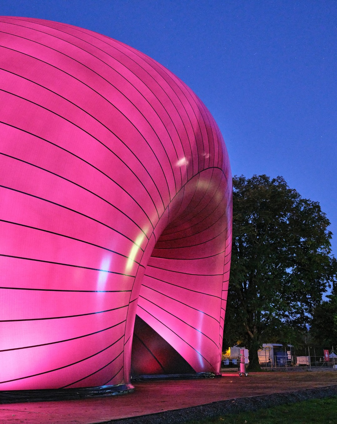 Inflatable Ark Nova in Lucerne Combined Arata Isozaki’s Architecture with Anish Kapoor’s Sculpture