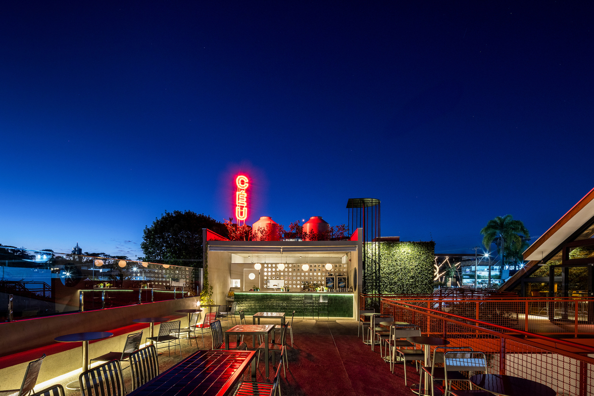 Bar Céu by Kuster Brizola Arquitetos