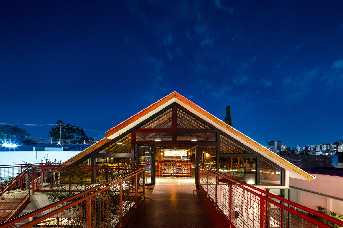 Bar Céu by Kuster Brizola Arquitetos