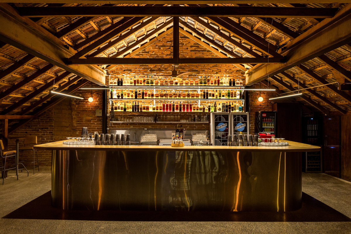 Bar Céu by Kuster Brizola Arquitetos