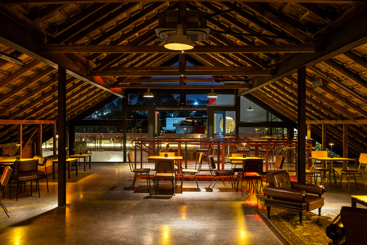 Bar Céu by Kuster Brizola Arquitetos
