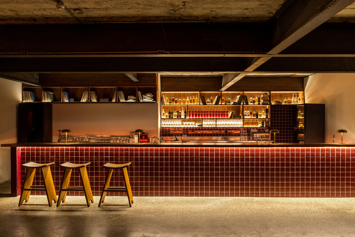 Bar Céu by Kuster Brizola Arquitetos